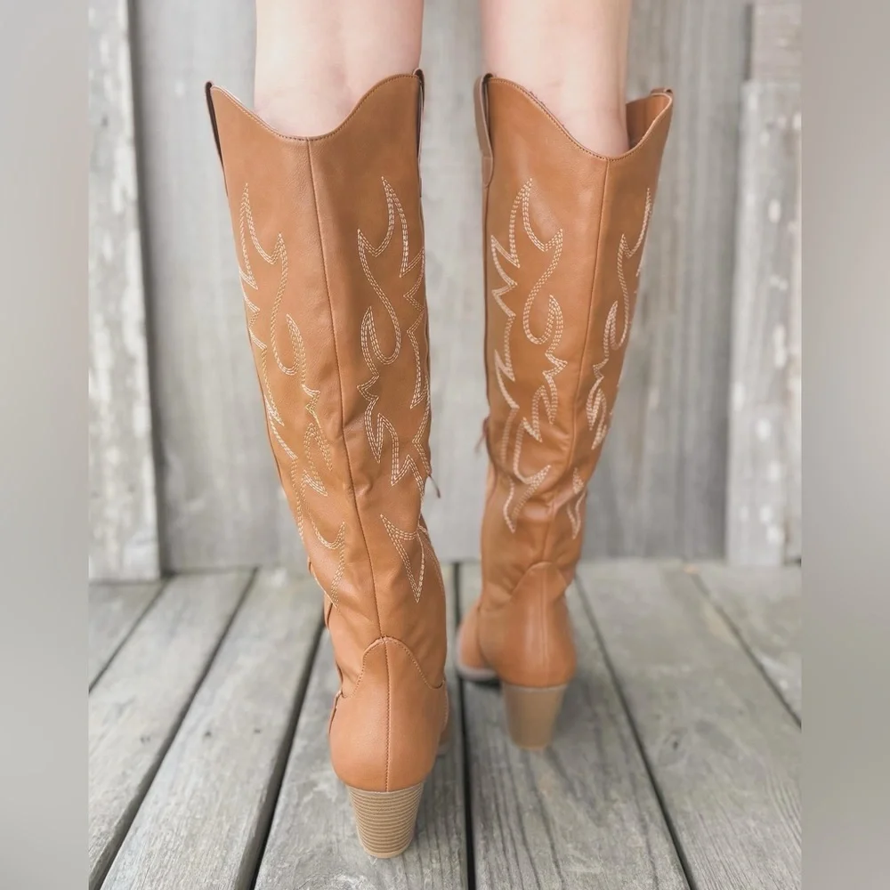 TAN KNEE HIGH SMOOTH COWBOY BOOT WITH WESTERN EMBROIDERY - Picture 3 of 3